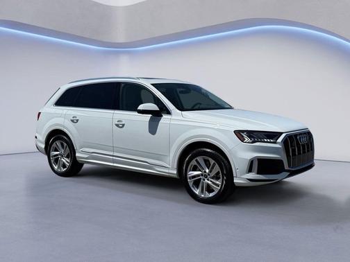2024 Audi Q7 55 Premium Plus