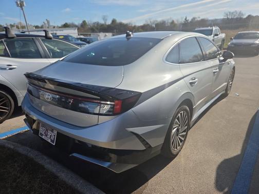 2024 Hyundai SONATA Hybrid SE