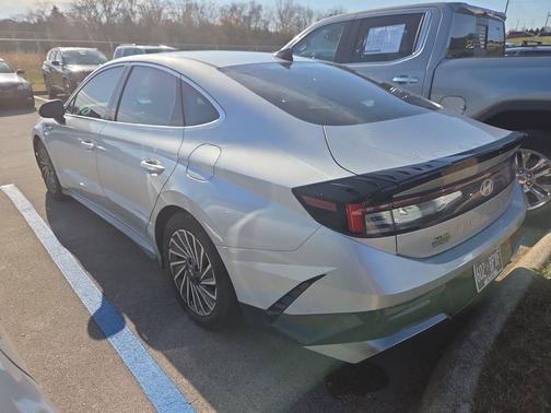2024 Hyundai SONATA Hybrid SE