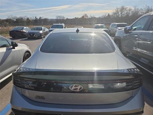 2024 Hyundai SONATA Hybrid SE