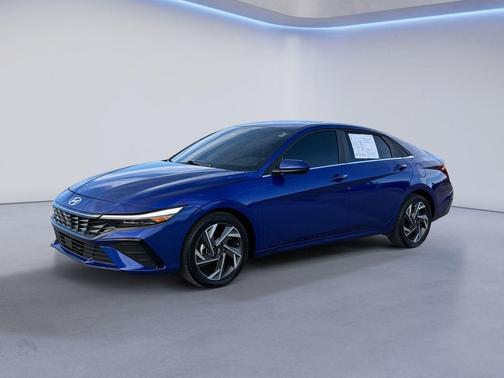 2025 Hyundai ELANTRA SEL