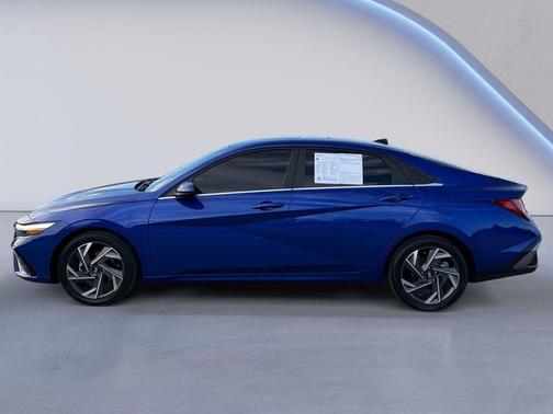 2025 Hyundai ELANTRA SEL