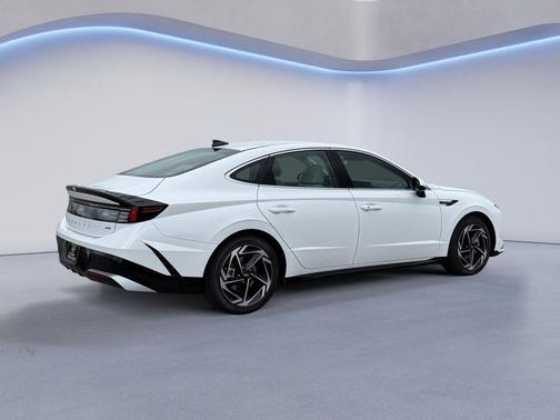 2026 Hyundai SONATA SEL