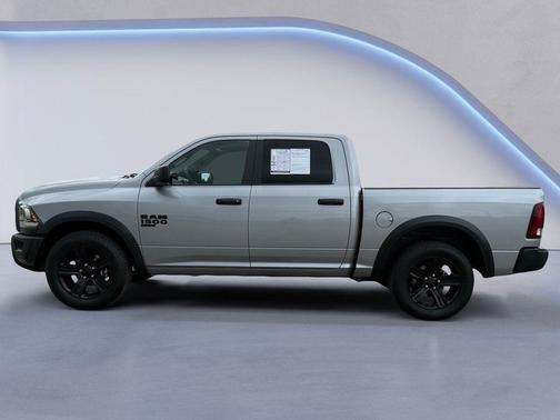 2024 RAM 1500 Classic Warlock Crew Cab 4x2 5'7' Box