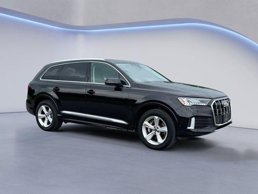 2024 Audi Q7 45 Premium Plus