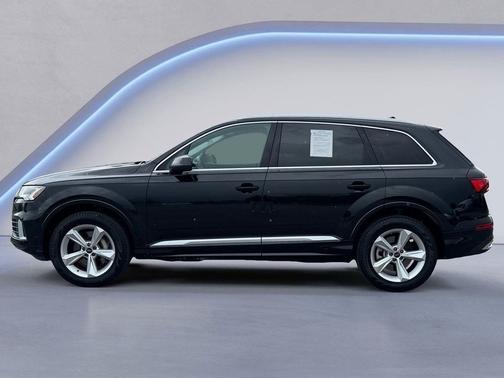 2024 Audi Q7 45 Premium Plus