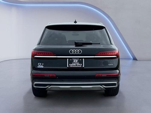 2024 Audi Q7 45 Premium Plus