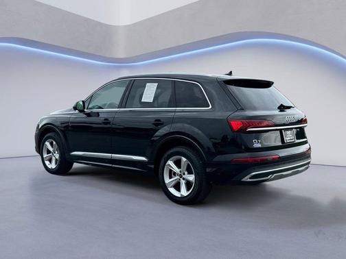2024 Audi Q7 45 Premium Plus