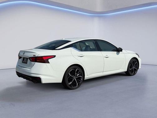 2023 Nissan Altima SR FWD