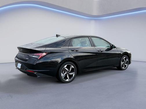 2022 Hyundai ELANTRA HEV Limited