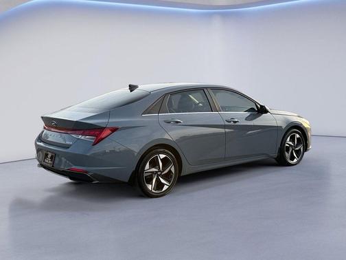 2023 Hyundai ELANTRA HEV Limited