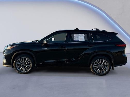 2021 Toyota Highlander Hybrid Platinum