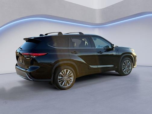 2021 Toyota Highlander Hybrid Platinum