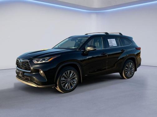 2021 Toyota Highlander Hybrid Platinum