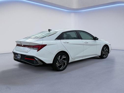 2025 Hyundai ELANTRA HEV Limited
