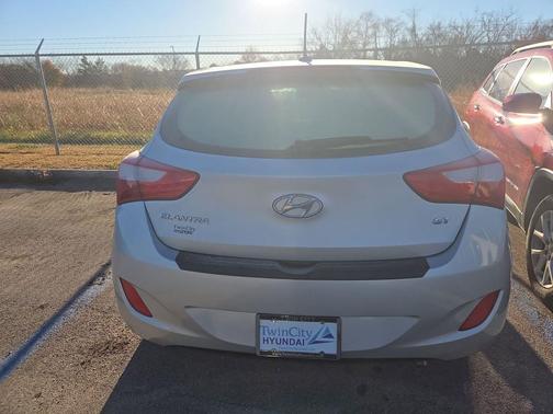 2017 Hyundai Elantra GT Base