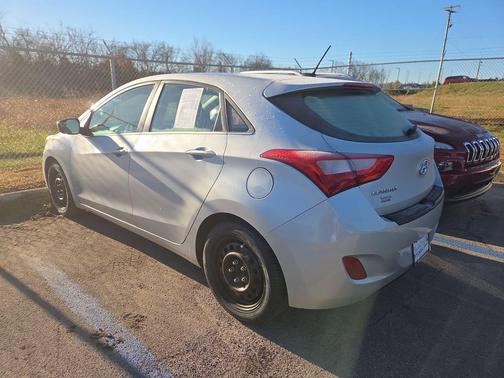 2017 Hyundai Elantra GT Base