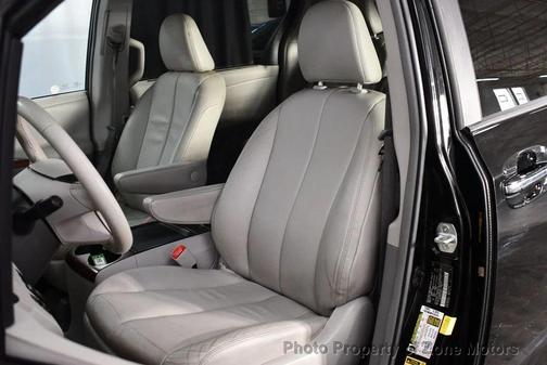 2014 Toyota Sienna XLE
