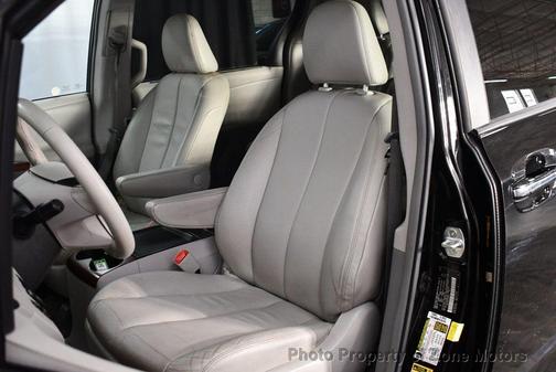 2014 Toyota Sienna XLE