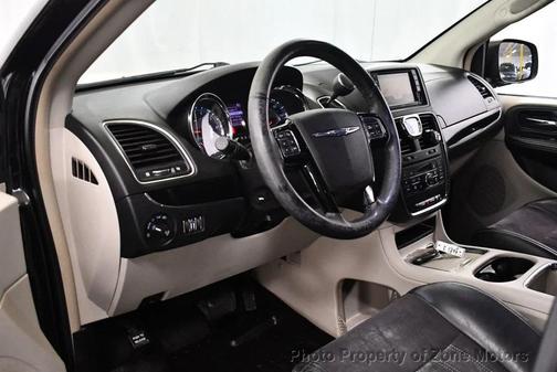 2014 Chrysler Town & Country Touring-L