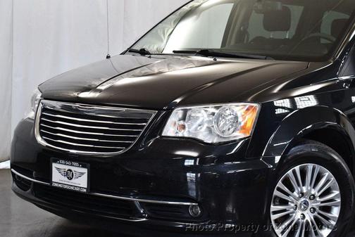 2014 Chrysler Town & Country Touring-L