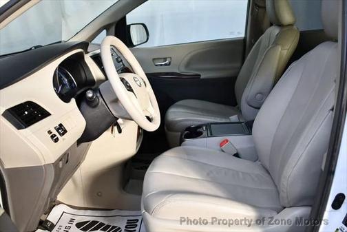 2014 Toyota Sienna XLE