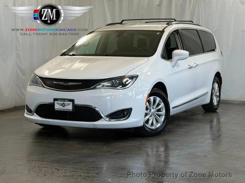 Bright White Clearcoat 2018 Chrysler Pacifica Touring-L