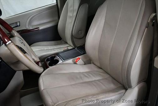 2012 Toyota Sienna XLE