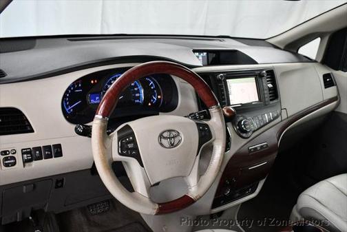 2012 Toyota Sienna XLE