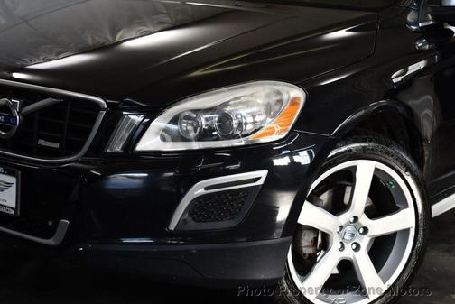 Black Sapphire Metallic 2012 Volvo XC60 T6 Platinum