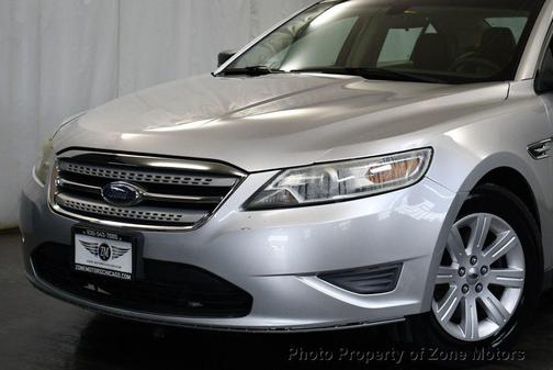 2010 Ford Taurus SE