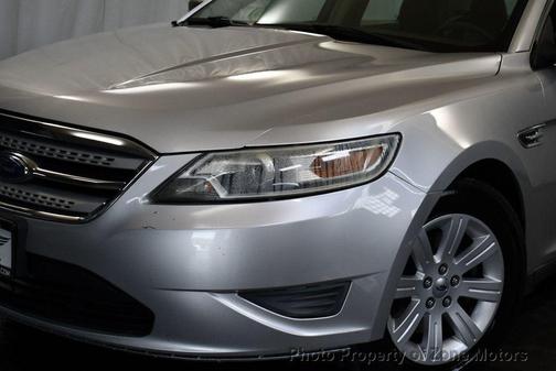 2010 Ford Taurus SE