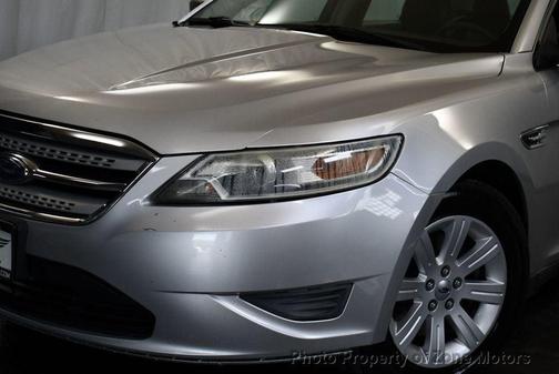 2010 Ford Taurus SE