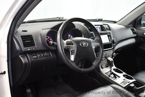 2013 Toyota Highlander SE