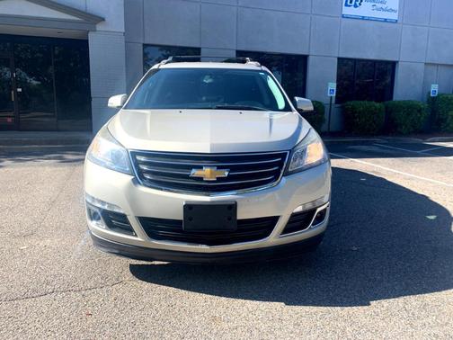 Photo 2 of 16 of 2013 Chevrolet Traverse 1LT