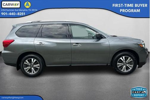 2017 Nissan Pathfinder SV