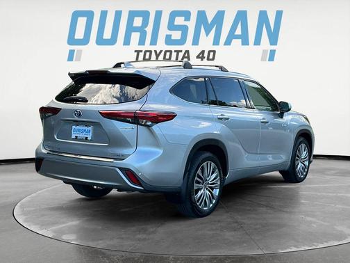 2021 Toyota Highlander Hybrid Platinum