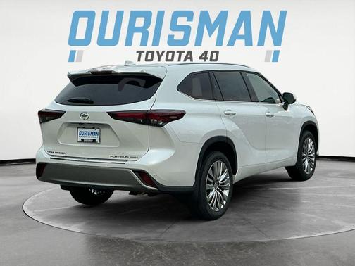 2026 Toyota Highlander Platinum