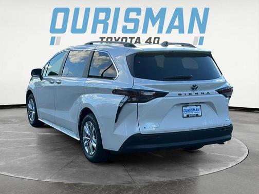 2025 Toyota Sienna XLE