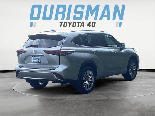 2025 Toyota Highlander Platinum