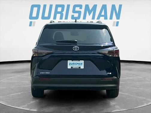 2025 Toyota Sienna XLE 7 Passenger