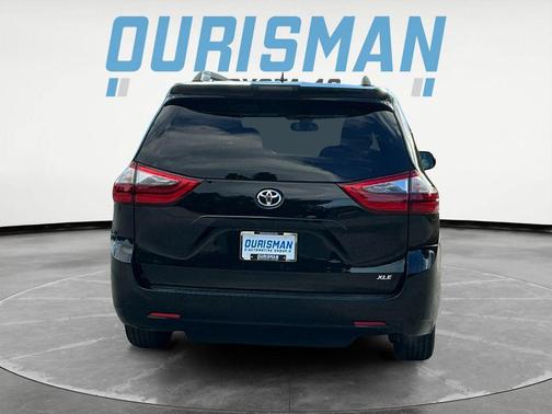 2020 Toyota Sienna XLE