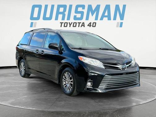 2020 Toyota Sienna XLE