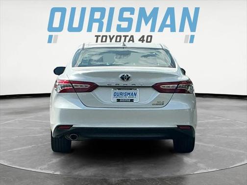 2020 Toyota Camry Hybrid XLE