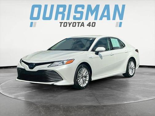2020 Toyota Camry Hybrid XLE
