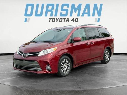 2019 Toyota Sienna XLE