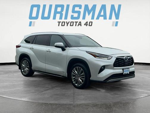 2022 Toyota Highlander Hybrid Platinum