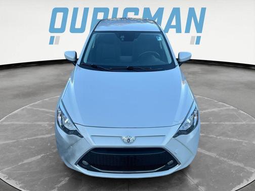 2020 Toyota Yaris Sedan LE