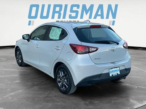 2020 Toyota Yaris Sedan LE