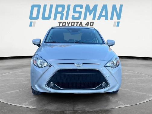 2020 Toyota Yaris Sedan LE